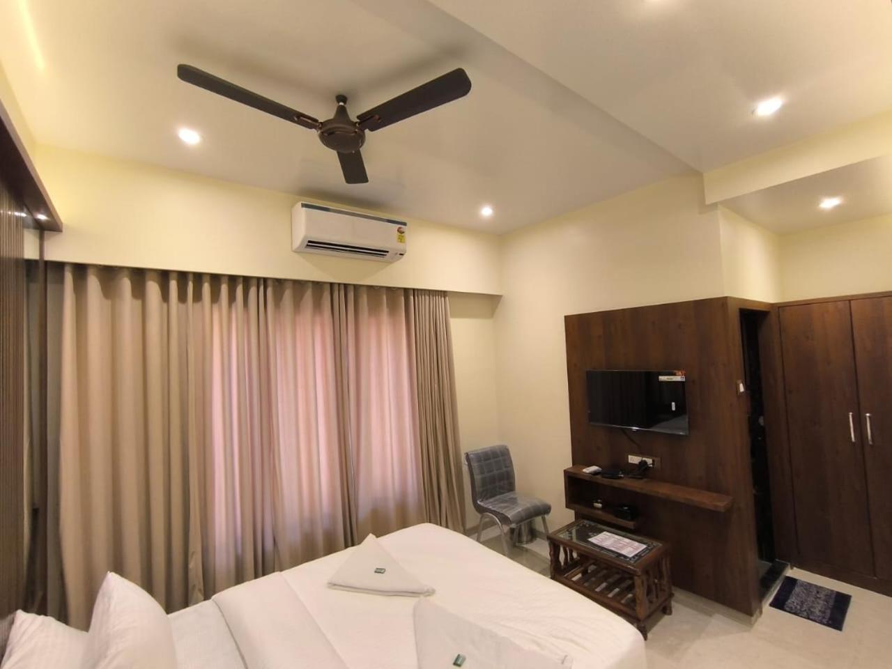 מלון נאווי מומבאי Sharan Residency מראה חיצוני תמונה