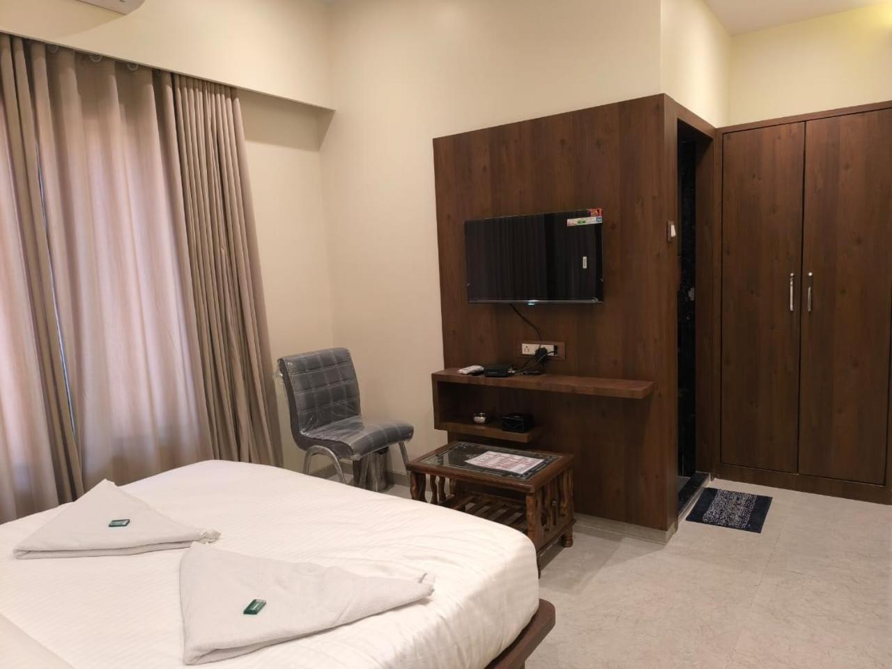 מלון נאווי מומבאי Sharan Residency מראה חיצוני תמונה